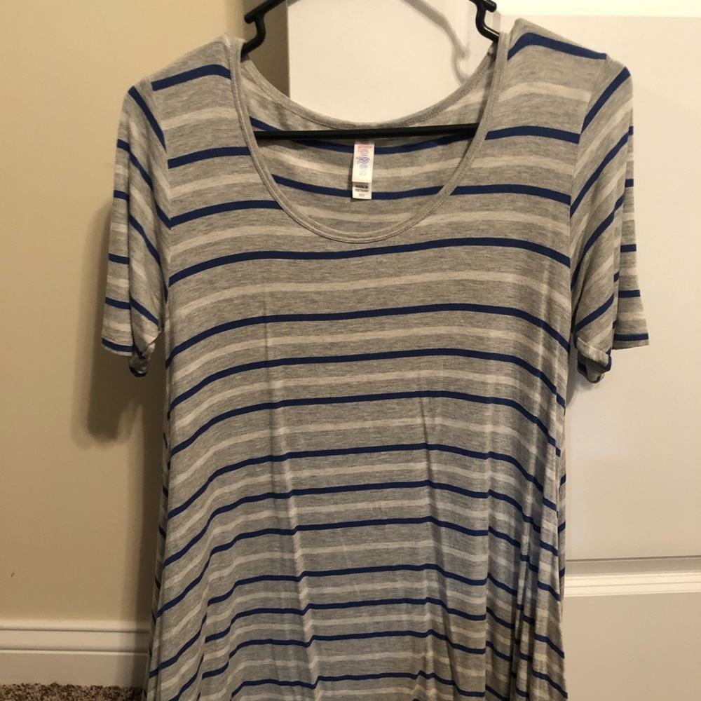 Lularoe XXS (fits a small) Top